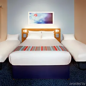 Travelodge Airport Hotel
